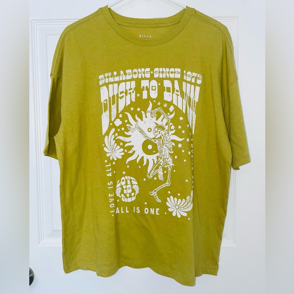 2 Billabong short sleeve tees (M) - Picture 7 of 16